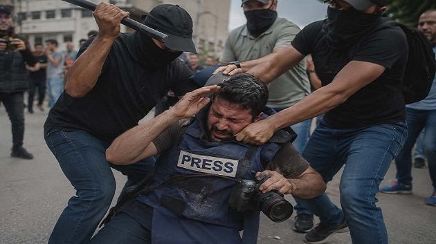 تقرير: تراجع في عدد الإعتداءات المسلّطة على الصحفيين