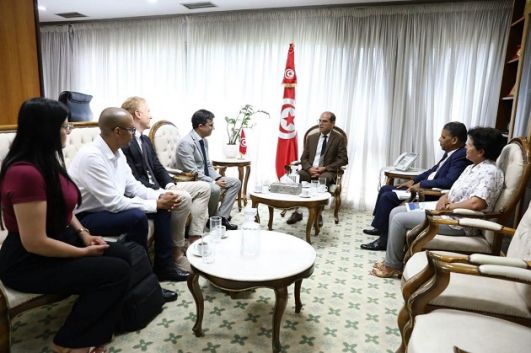 وزير التجهيز والاسكان يؤكد أهمية الشراكة مع البنك الأوروبي للاستثمار لتسريع إنجاز مشاريع البنية التحتية