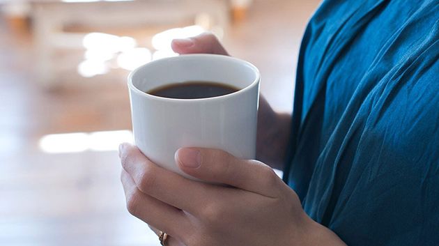 ماذا يحدث عند التوقّف المفاجئ عن شرب القهوة؟
