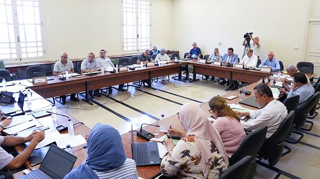 وزارة النقل:  إعداد مشروع قانون جديد لتنظيم قطاع النقل الجوي