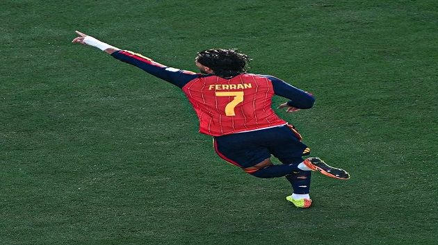 مونديال 2026 : بعد 14 سنة النجمة الثانية تزين قميص لاروخا