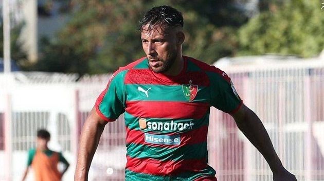  مولودية الجزائر تُعلن توصلها لإتفاق نهائي مع اللاعب يوسف بلايلي لتعزيز الفريق