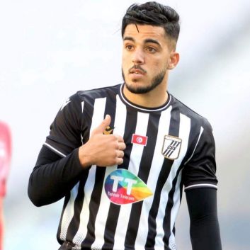 النجم الساحلي يتفق مع اللاعب عزمي غومة
