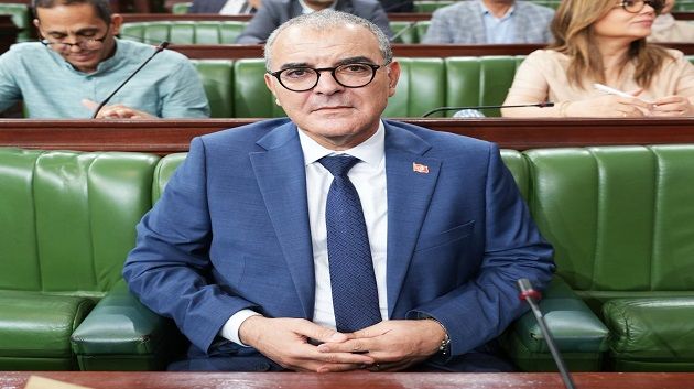 وزير الاقتصاد: أغلب المؤسسات العمومية بدأت تمثل عبئا على ميزانية الدولة