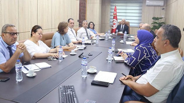 وزير التجارة يدعو إلى إعتماد مقاربة استباقية لمتابعة وضعية السوق