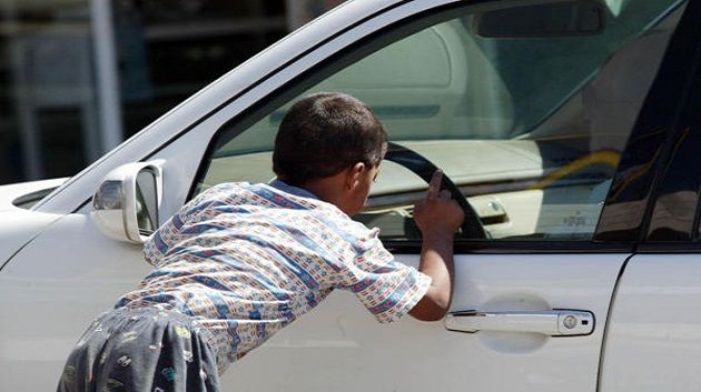 وزارة الأسرة تؤكد العمل على وضع خطّة للحد من ظاهرة تسوّل الأطفال