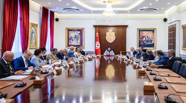 مجلس وزاري مضيّق.. طلب تجديد بطاقة التعريف وجواز السفر عن بعد بين أبرز مشاريع التحول الرقمي