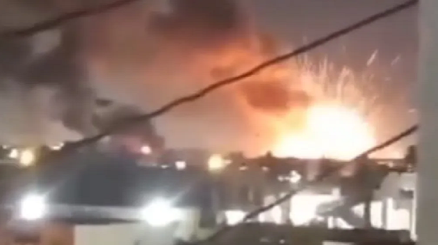 ليبيا: انفجار يتسبب في تطاير القذائف والصواريخ من داخل مخزن السلاح