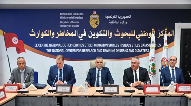 وزير الداخلية يشرف على اجتماع اللجنة الوطنية لتفادي الكوارث ومجابهتها وتنظيم النجدة