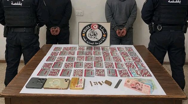 قفصة.. ايقاف شخصين بحوزتها كمية من الاقراص المخدرة