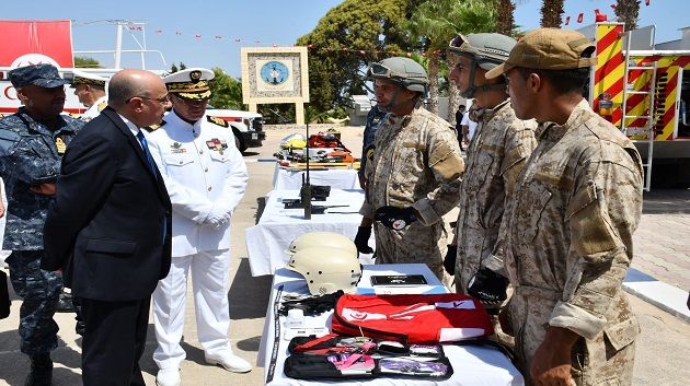 وزير الدفاع يزور الفوج 52 طلائع البحرية بصفاقس