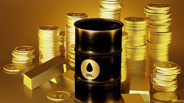 انخفاض أسعار الذهب العالميّة مع ارتفاع النفط