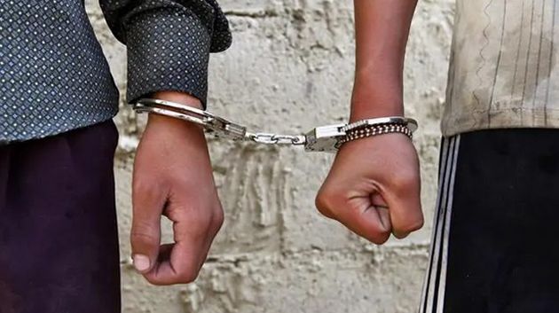 إيقاف تلميذ وخاله بتهمة ترويج المخدرات في المحيط المدرسي بالحمامات