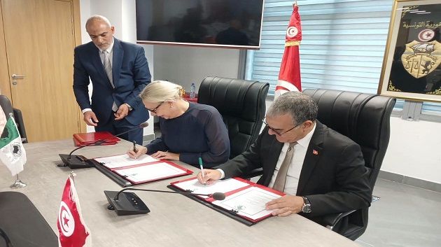 وزير الإقتصاد يوقّع على اتفاقيتي ضمان تمويل مع البنك الإفريقي للتنمية