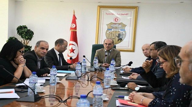 وزير الصناعة يؤكد على تنفيذ مشروع الربط الكهربائي بين تونس وإيطاليا وفق الرزنامة المحددة