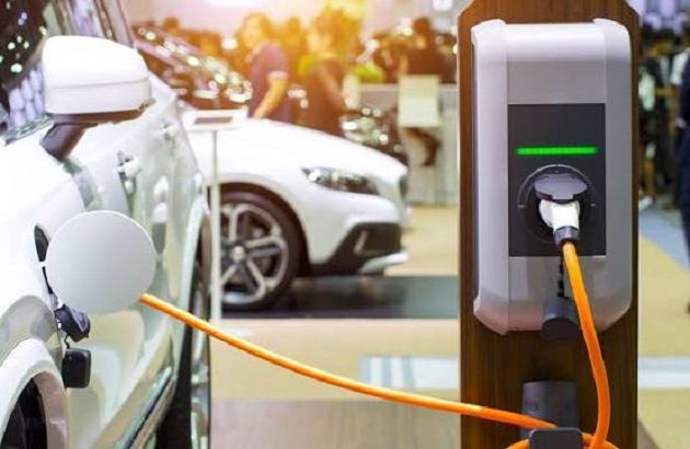 قبول 23 ملفا للانتفاع بمنحة 10 آلاف دينار لاقتناء سيارات أجرة كهربائية