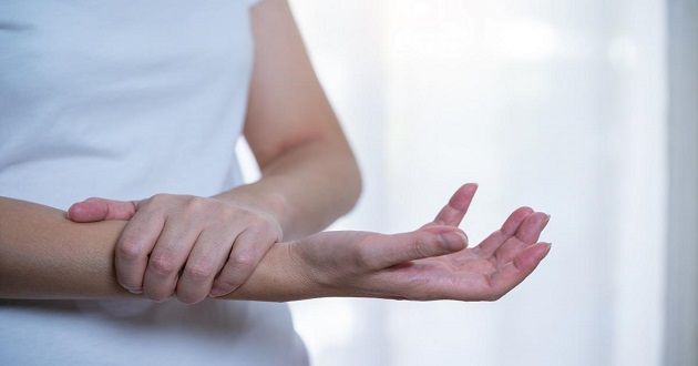طبيبة مختصة توضّح: آلام المفاصل المستمرة ليست أمرا طبيعيا
