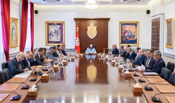 مجلس وزاري مضيق حول مشاريع الطاقة