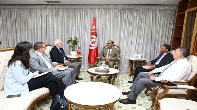 مضاعفة الطريق الوطنية عدد 13 محور لقاء وزير التجهيز والإسكان بمدير مجموعة البنك الدولي بتونس