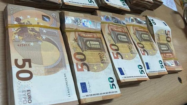 إحباط محاولة تهريب مبلغ مالي من العملة الأجنبية بمعبر رأس جدير