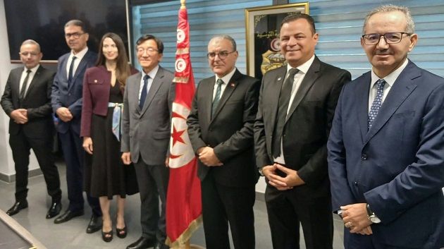 وزير الإقتصاد يتباحث مع وفد كوري آفاق الإستثمار في صناعة مكونات السيارات