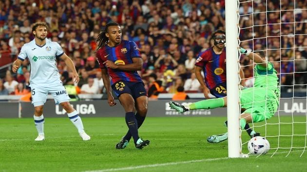برشلونة يخسر جهود كونديه وغارسيا أمام سان جرمان