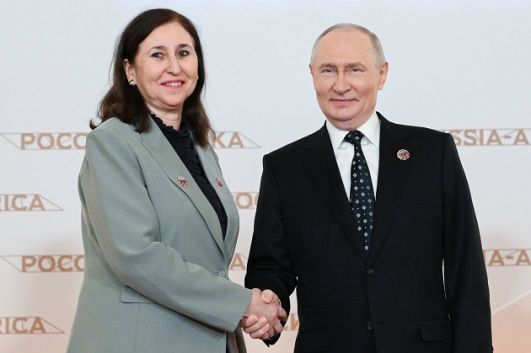 الرئيس الروسي يستقبل رئيسة الحكومة وعددا من رؤساء الدول والحكومات الإفريقية