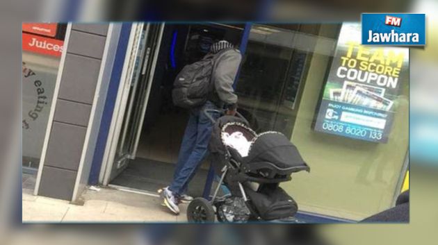 إيقاف رجل في بريطانيا حاول بيع طفله لأحد المارة