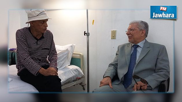 الطيب البكوش يزور الشاعر الصغير أولاد أحمد