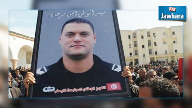 تسليم مسكن لأرملة الشهيد أيمن مرجان