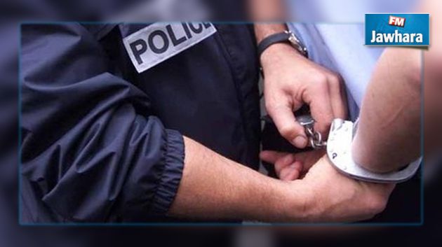 مدنين : القبض على شخص بتهمة التحيل وانتحال صفة عون أمن