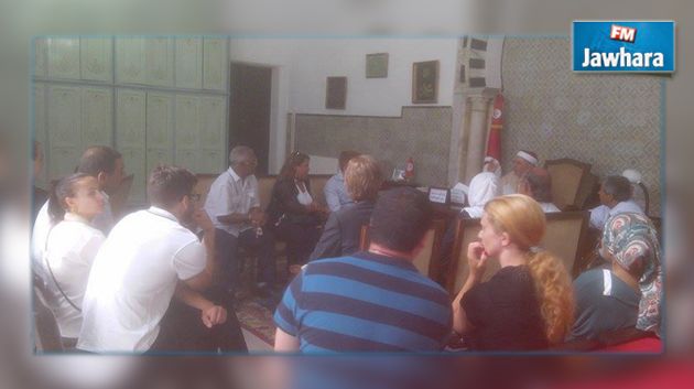  عدد من الأجانب يعتنقون الإسلام في تونس 