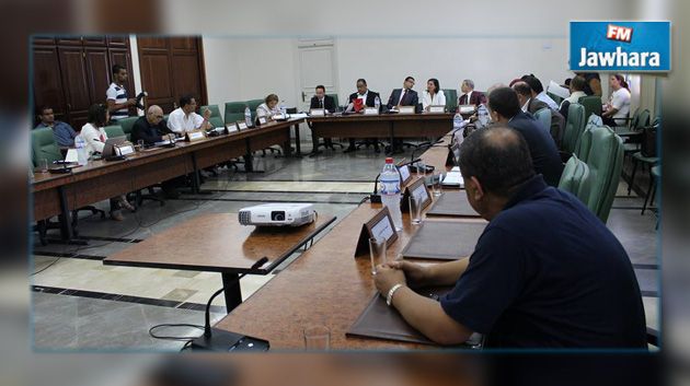 لجنة المالية تصادق على مشروع قانون المالية التكميلي لسنة 2015 برمته