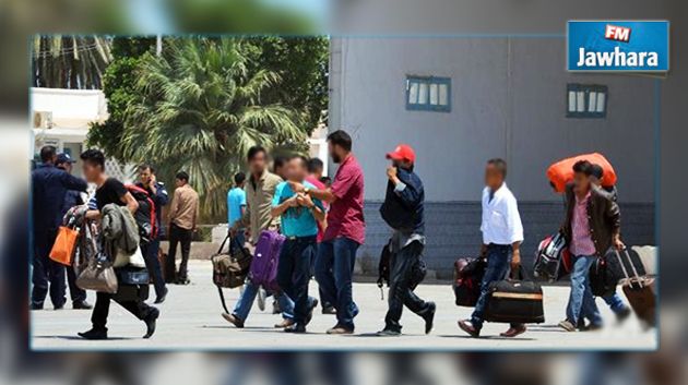 في حركة احتجاجية : عدد من المعطلين يقررون الهجرة الى ليبيا