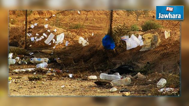 رئيس بلدية سوسة يدعو المواطنين إلى عدم إلقاء الأكياس والقوارير البلاستيكية