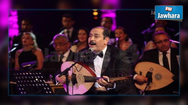 لطفي بوشناق يقدم مجموعة عروض خيرية لبناء المدارس