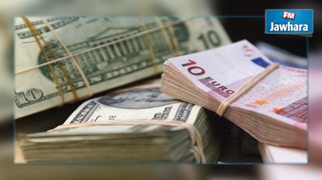 الإطاحة بشبكة لصرف العملة بالسوق السوداء