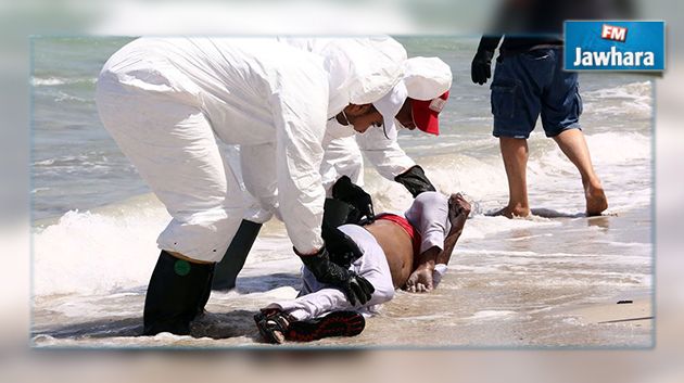 انتشال جثث ل 105 مهاجرين بعد غرق قاربهم غرب ليبيا