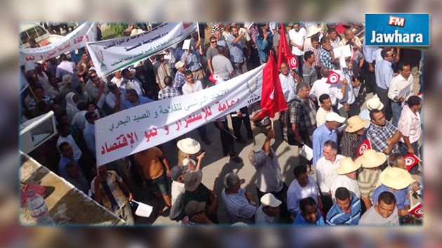 مناوشات بين محتجين وقوات الأمن خلال الوقفة الاحتجاجية للفلاحين