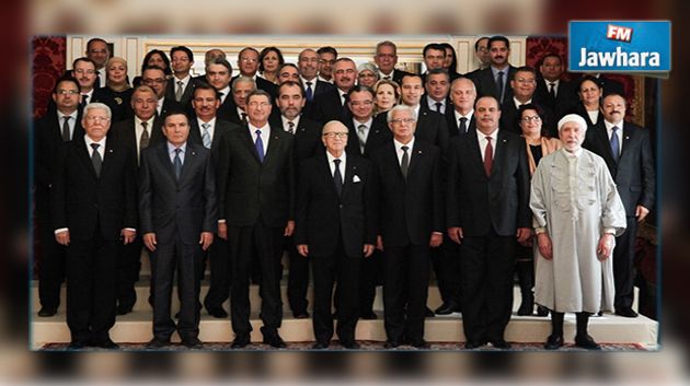 خبير في الاتصال : سياسة رئيس الحكومة تتسم بالتذبذب