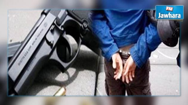 الجزائر : إيقاف تونسي بحوزته سلاح