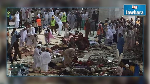 سقوط رافعة بالحرم المكي وأنباء عن وقوع ضحايا