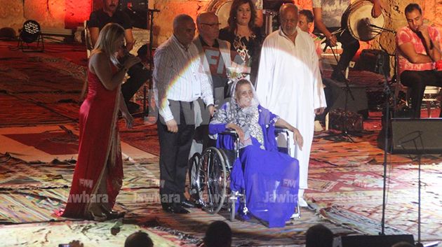 حفل لتكريم الفنانة فاطمة بوساحة بمشاركة ثلة من الفنانين الشعبيين