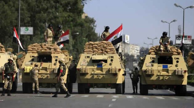 الجيش المصري يقتل بالخطأ 12 سائحا