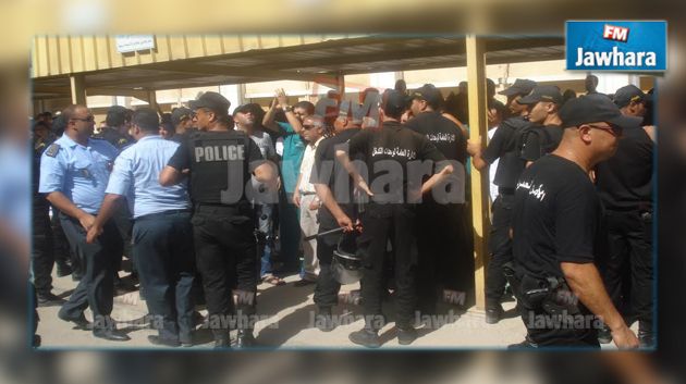 أعوان مستشفى الحبيب بورقيبة بصفاقس يدخلون في إضراب مفتوح