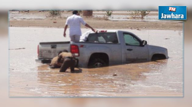 النفيضة : إنقاذ شخصين علقت سيارتهما بوادي