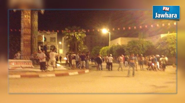 جرجيس : مواجهات بين محتجين ورجال أمن بسبب حادث مرور