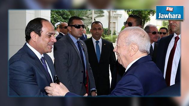 قائد السبسي في مصر للمشاركة في احتفالاتها بذكرى انتصارها على إسرائيل