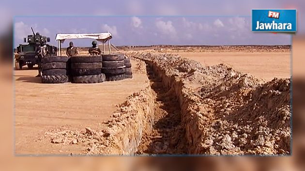 وزير الدفاع : الساتر الترابي على الحدود مع ليبيا غير كاف