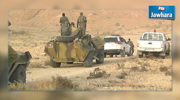 المنطقة العسكرية العازلة : إيقاف 3 سيارات على متنها 10 ليبيين وحجز بندقية صيد وخراطيش